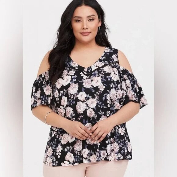 Torrid Black Floral Textured Woven With Eyelet Trim Cold Shoulder Top Size 1 - Picture 1 of 15